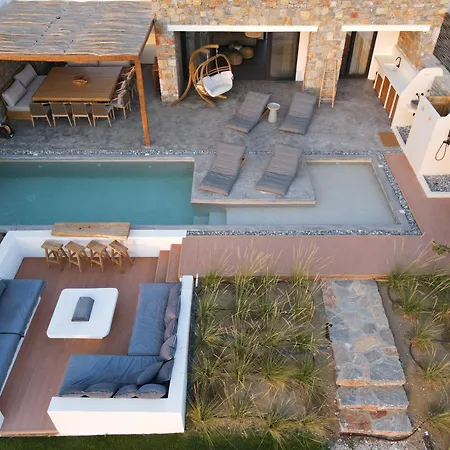 فيلة The Nine Graces- Liv, Stunning Views, Pool