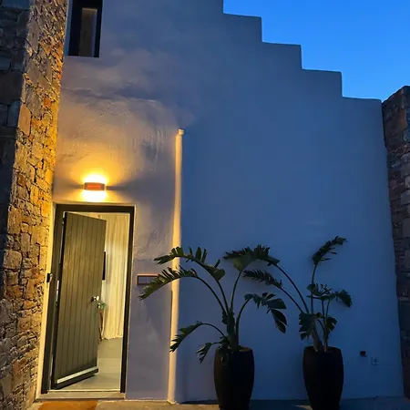 Villa The Nine Graces- Liv, Stunning Views, Pool *