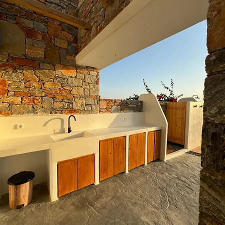 Villa The Nine Graces- Liv, Stunning Views, Pool