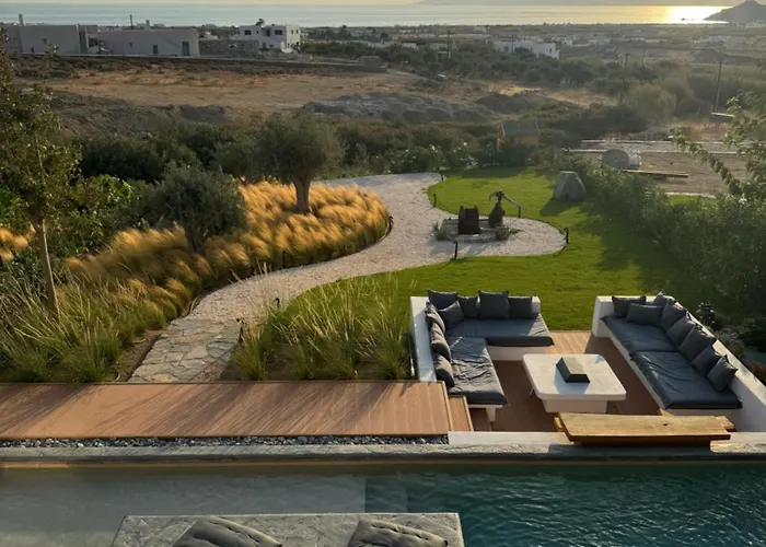 Villa The Nine Graces- Liv, Stunning Views, Pool