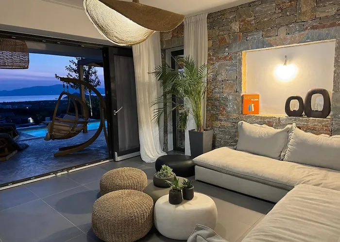 Villa The Nine Graces- Liv, Stunning Views, Pool *