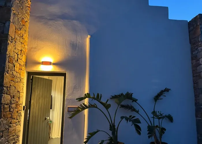 Villa The Nine Graces- Liv, Stunning Views, Pool *