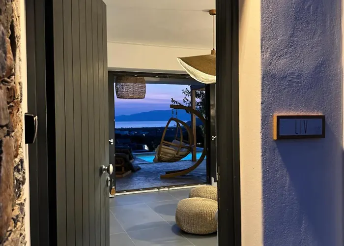 The Nine Graces- Liv, Stunning Views, Pool *