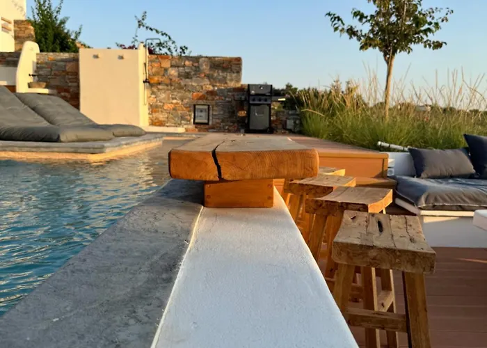 Villa The Nine Graces- Liv, Stunning Views, Pool